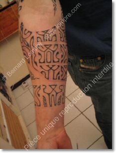avant-bras-tribal-tattoo 